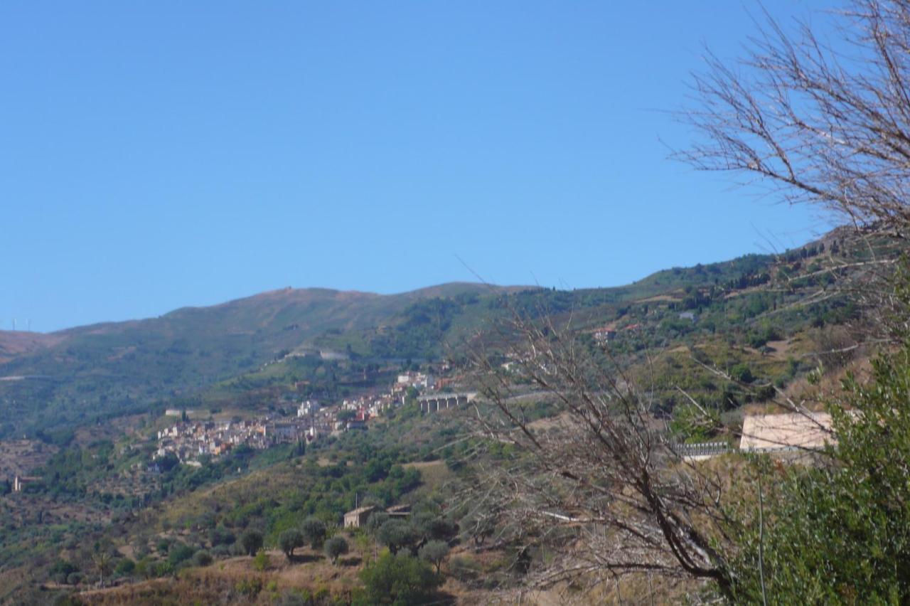 Contrada Carmine Bed & Breakfast Reitano  Exterior foto