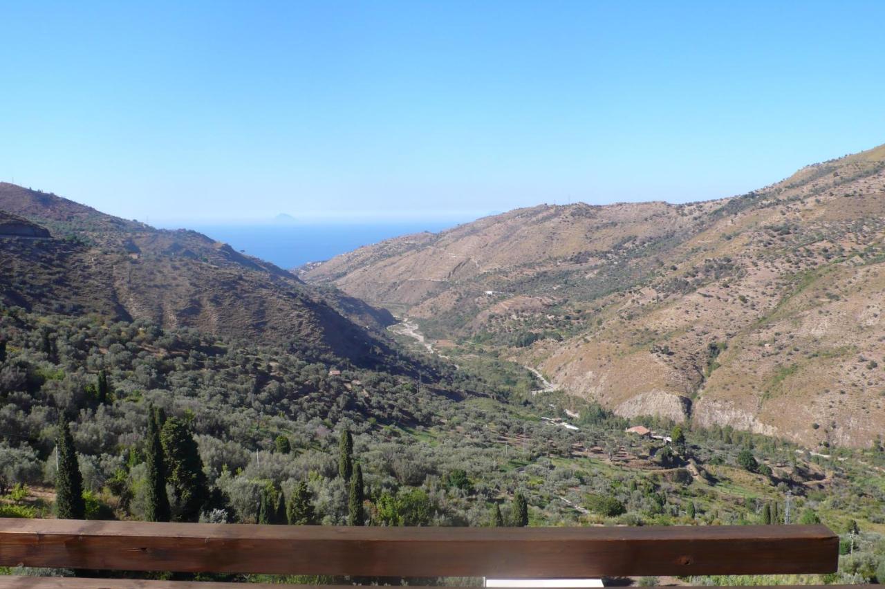 Contrada Carmine Bed & Breakfast Reitano  Exterior foto